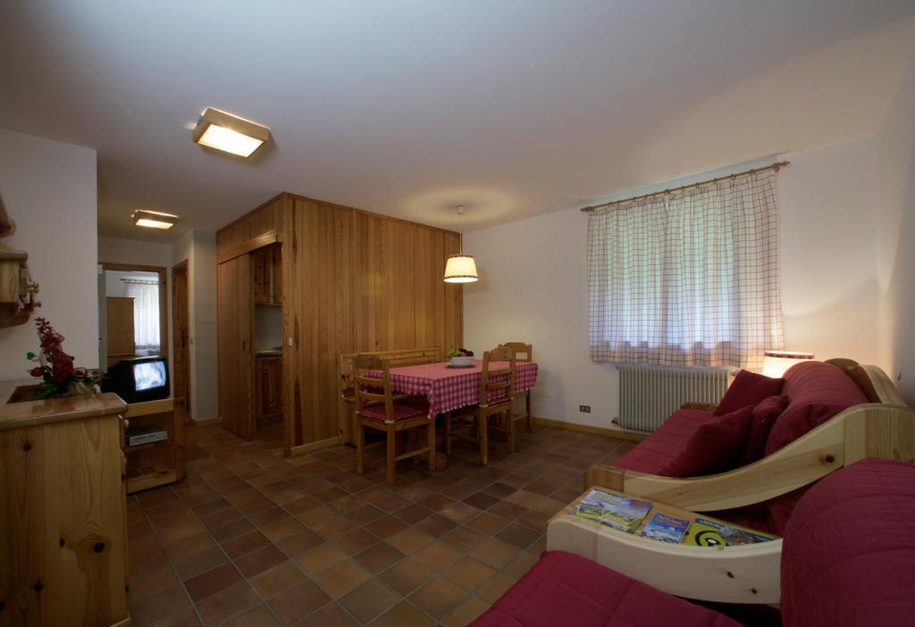 Apartments Gonzaga Canazei Oda fotoğraf